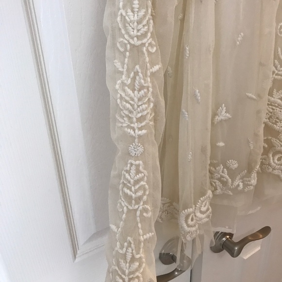 Off the shoulder lace top. Made in Italy - Picture 5 of 7